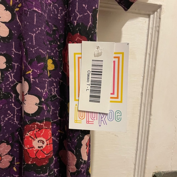 NWT Lularoe classic T - Picture 3 of 3